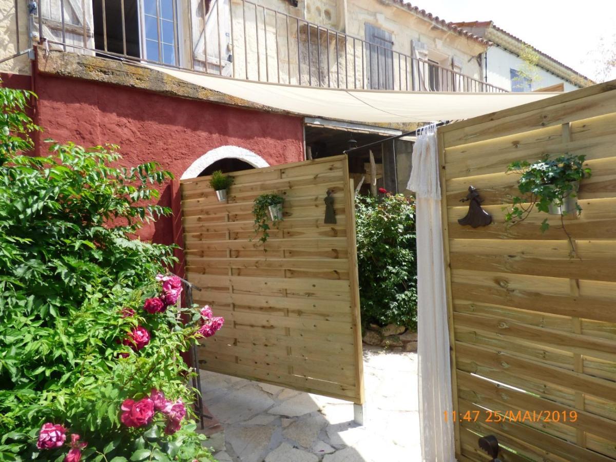 Mas Maurane-Chambre D'Hote Avec Spa Prive Aux Portes D'Arles Tarascon Exteriör bild